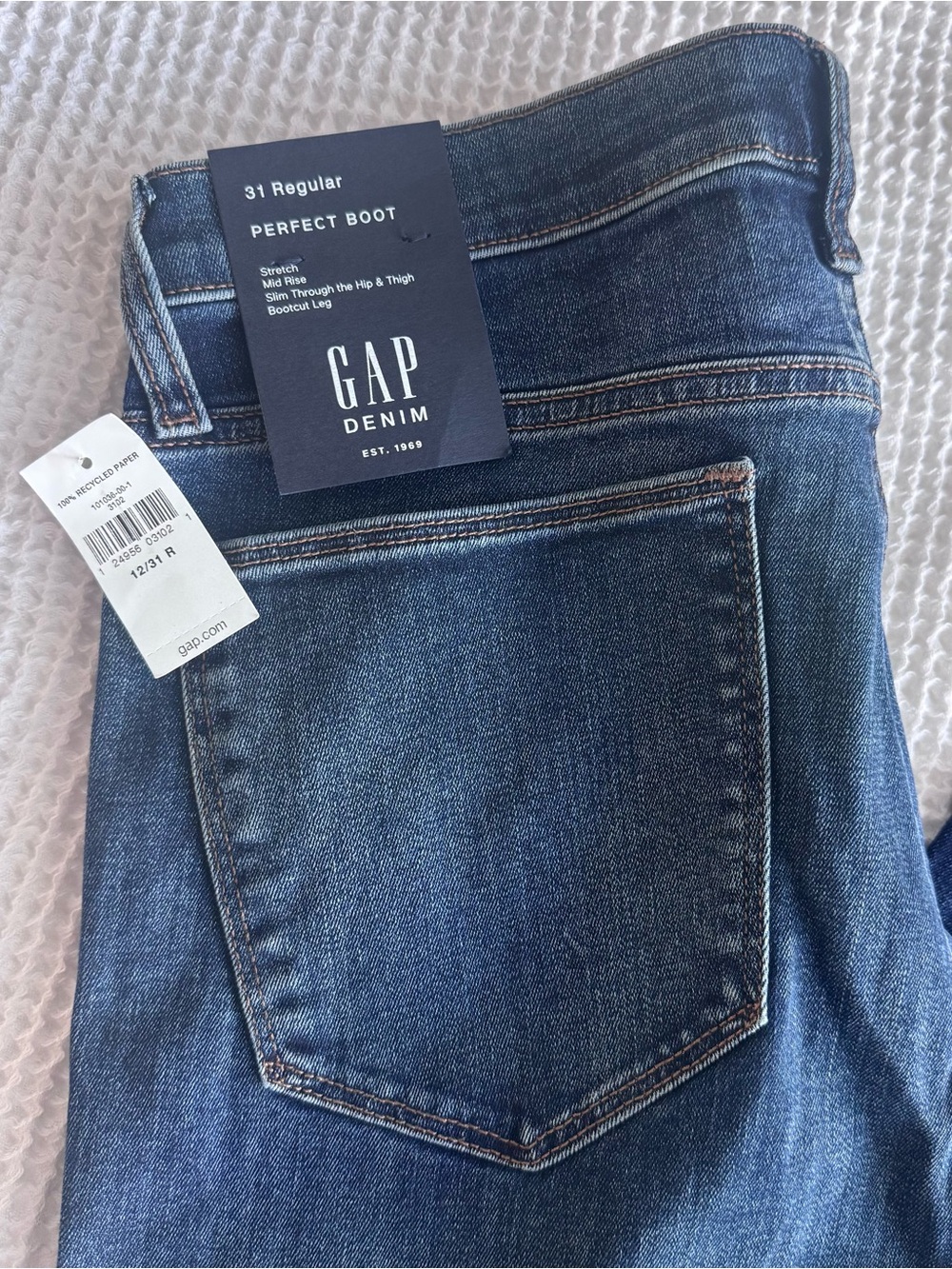 NWT GAP Perfect Boot Jeans Mid Rise Stretch Denim Size 31 Regular 12/31 R - Picture 2 of 13